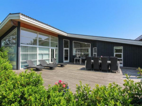 Holiday Home Elicia - 950m from the sea by Interhome, Bogø By